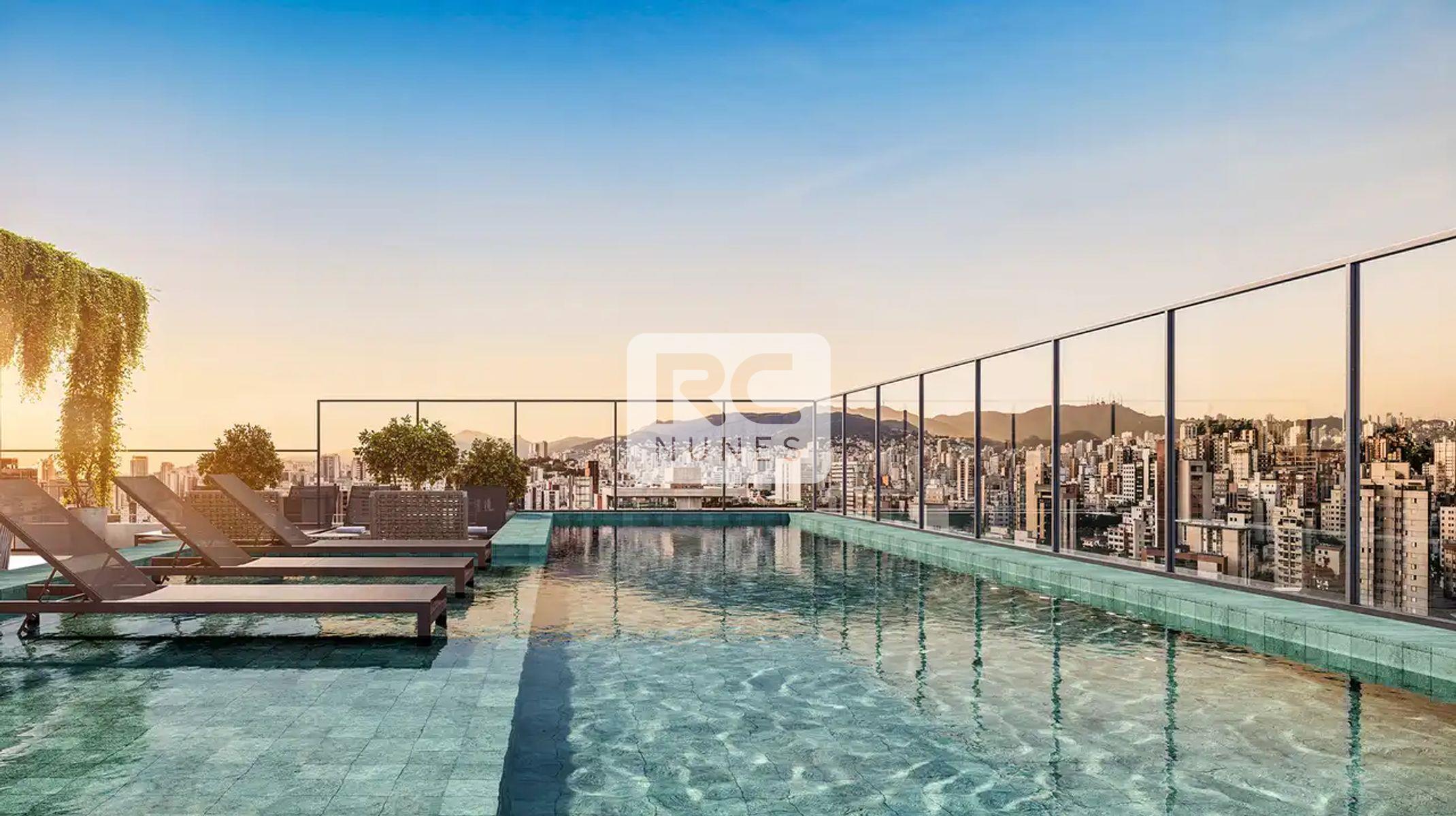 Apartamento à venda no Savassi: Piscina com deck molhado