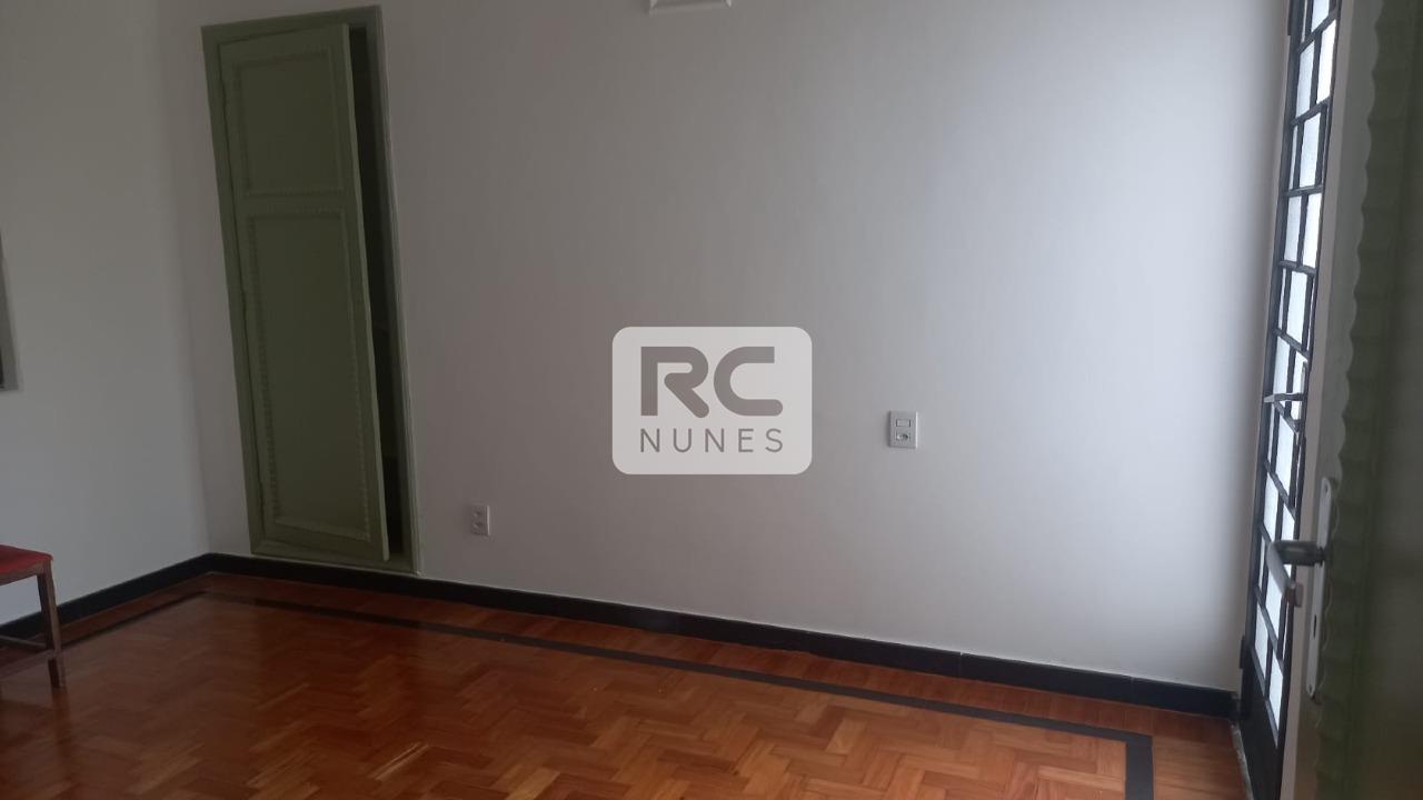 Casa à venda no Lourdes: 