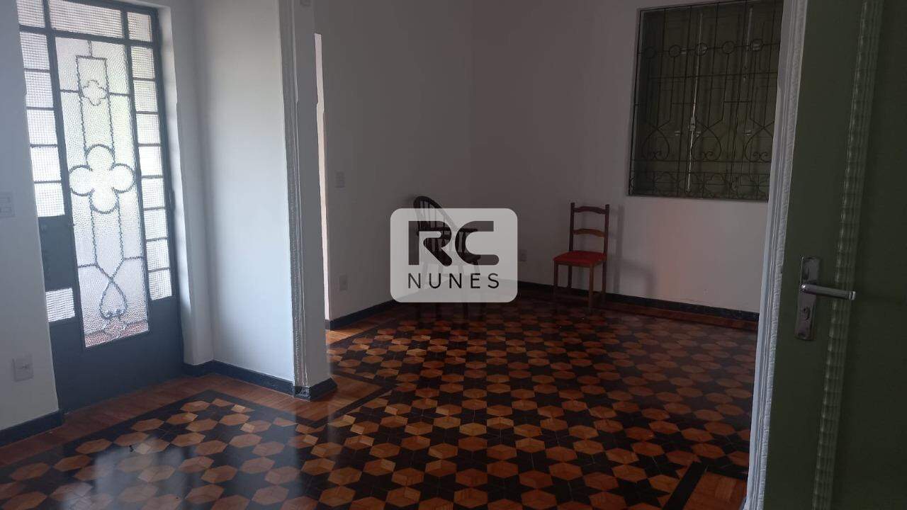 Casa à venda no Lourdes: 