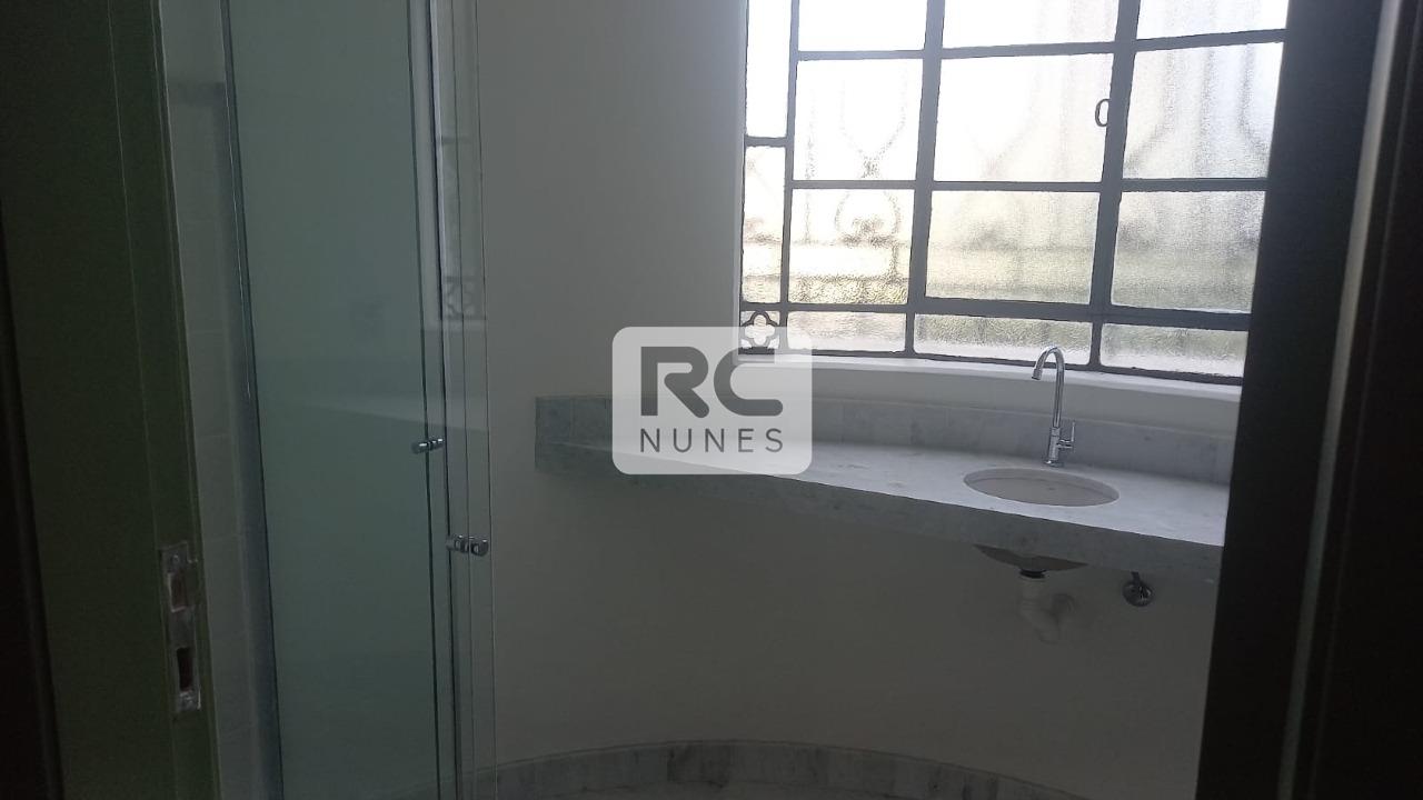 Casa à venda no Lourdes: 