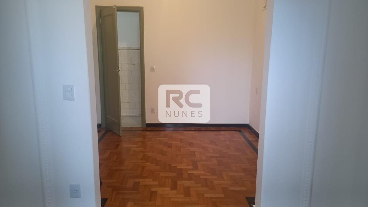 Casa à venda no Lourdes: 