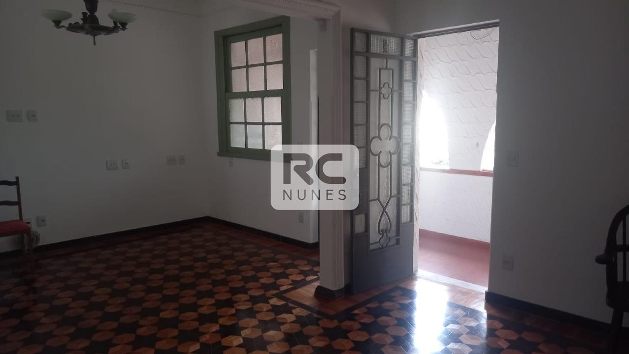 Casa à venda no Lourdes: 