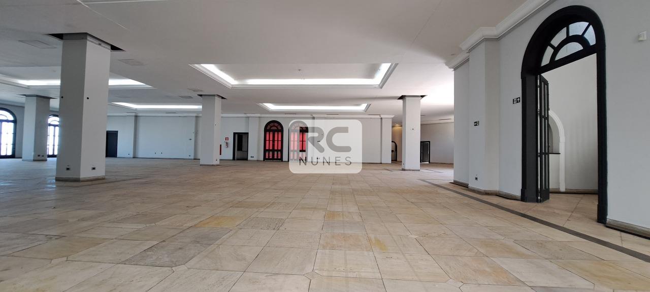 Prédio para aluguel no Estoril: 