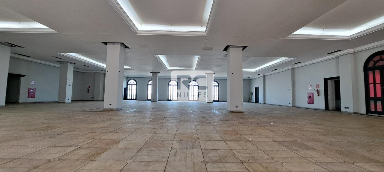 Prédio para aluguel no Estoril: 