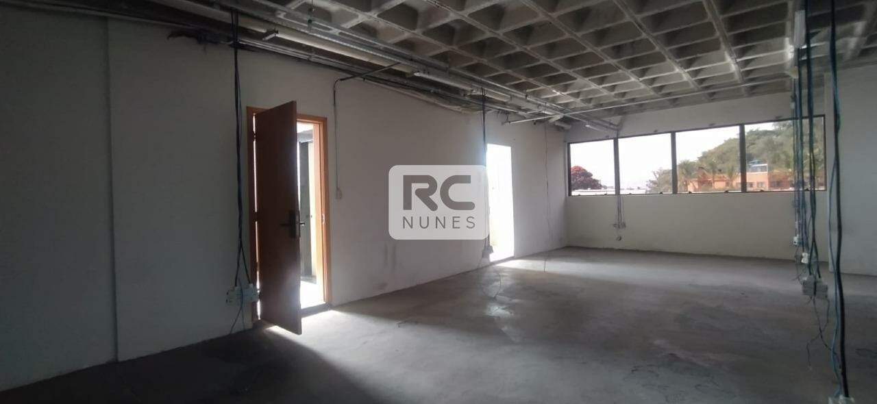 Sala para aluguel no Santa Lúcia: 