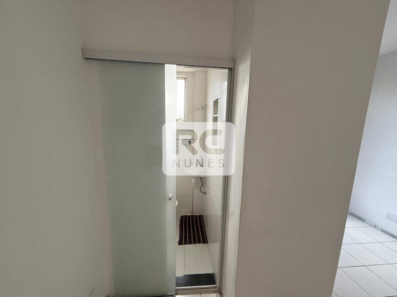 Sala à venda no Lourdes: 
