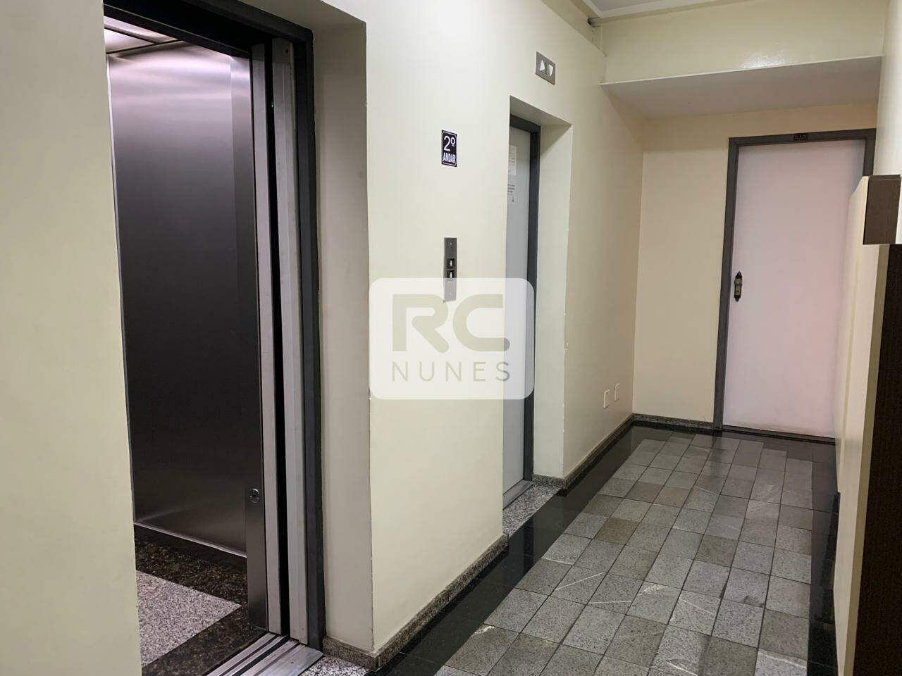 Sala à venda no Santa Efigênia: 