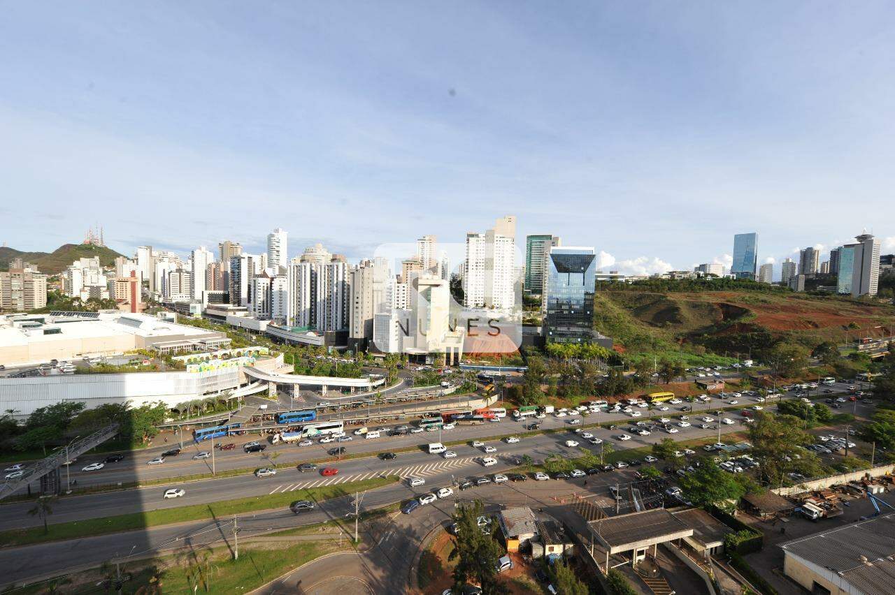 Andar corrido à venda no Santa Lúcia: 