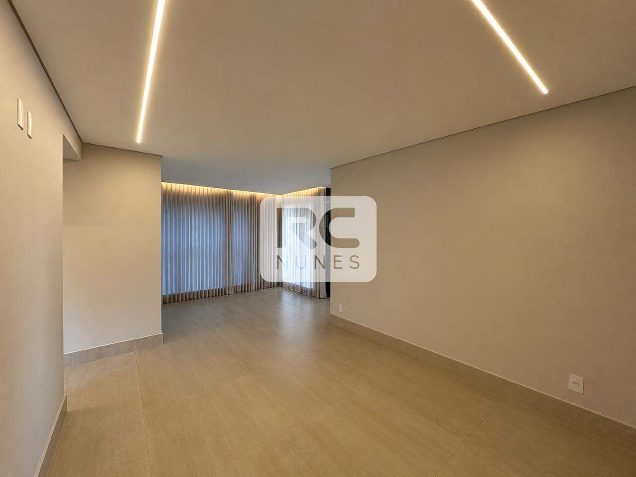 Apartamento à venda no Carmo: 