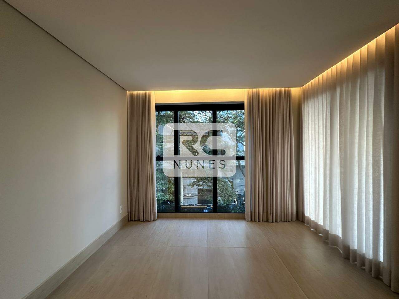 Apartamento à venda no Carmo: 