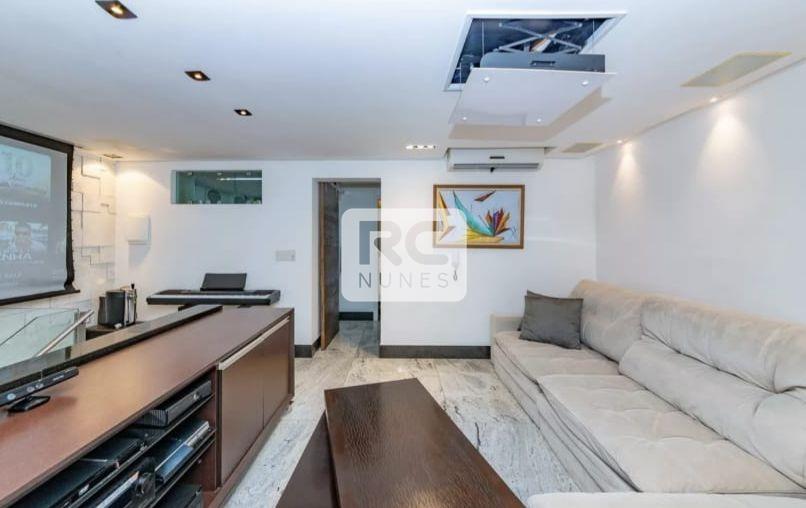 Cobertura à venda no Coração de Jesus: 