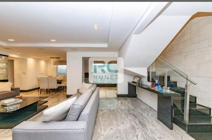 Cobertura à venda no Coração de Jesus: 