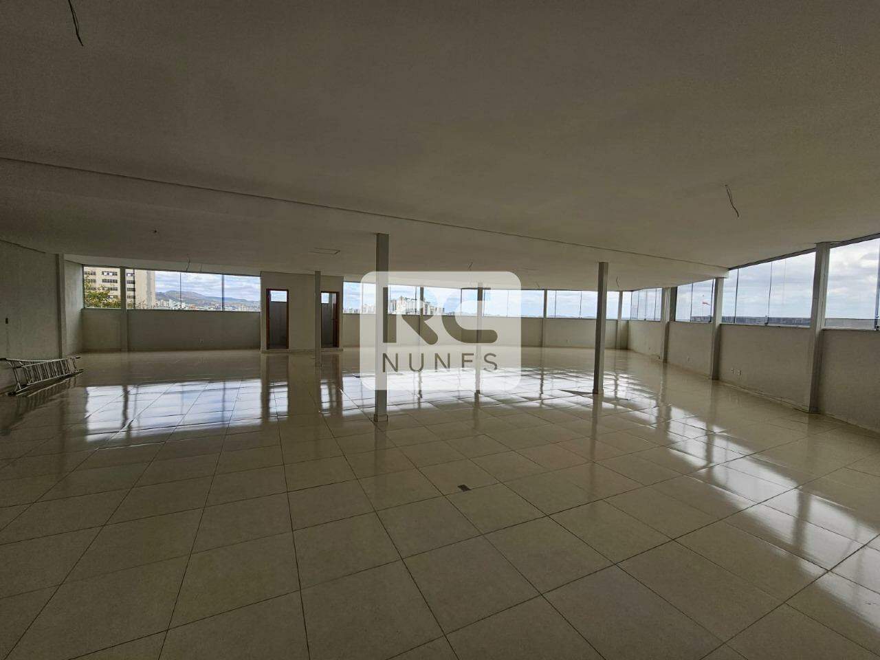 Prédio à venda no Estoril: 