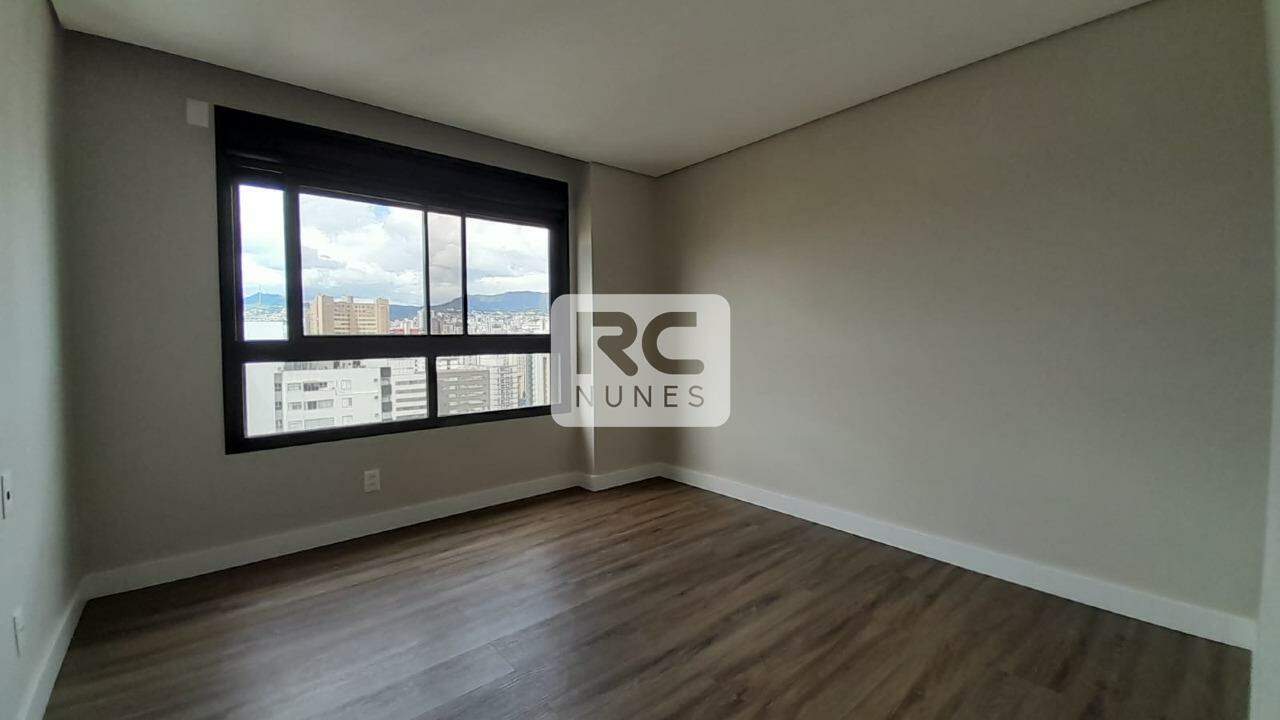 Cobertura à venda no Lourdes: 