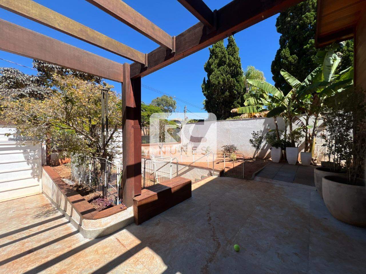 Casa à venda no Belvedere: 