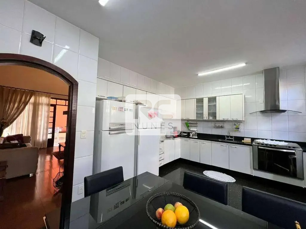 Casa à venda no Belvedere: 