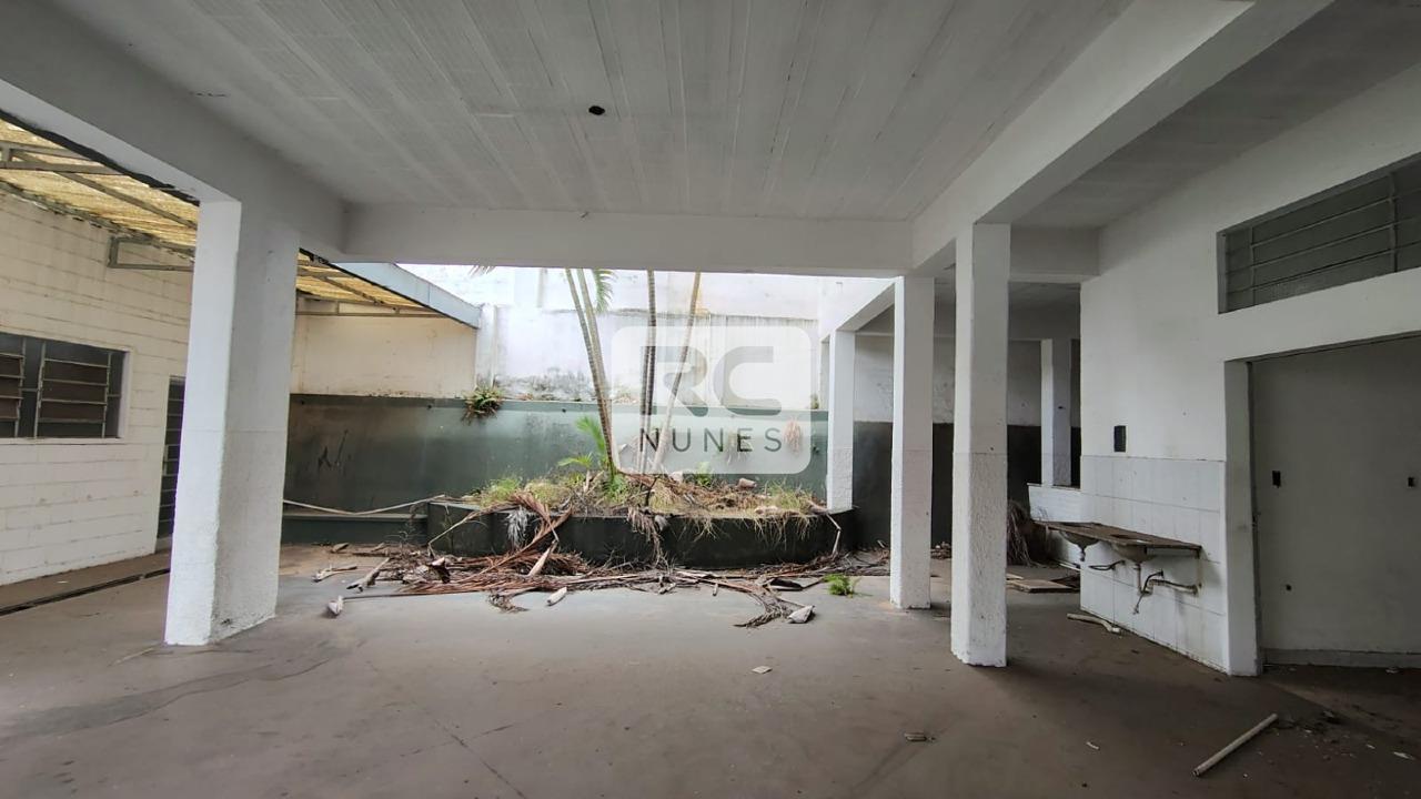 Casa comercial para aluguel no Carlos Prates: 