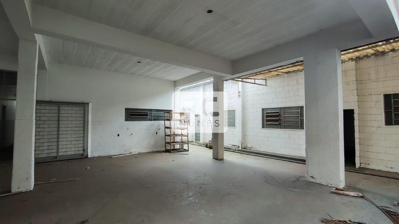 Casa comercial para aluguel no Carlos Prates: 