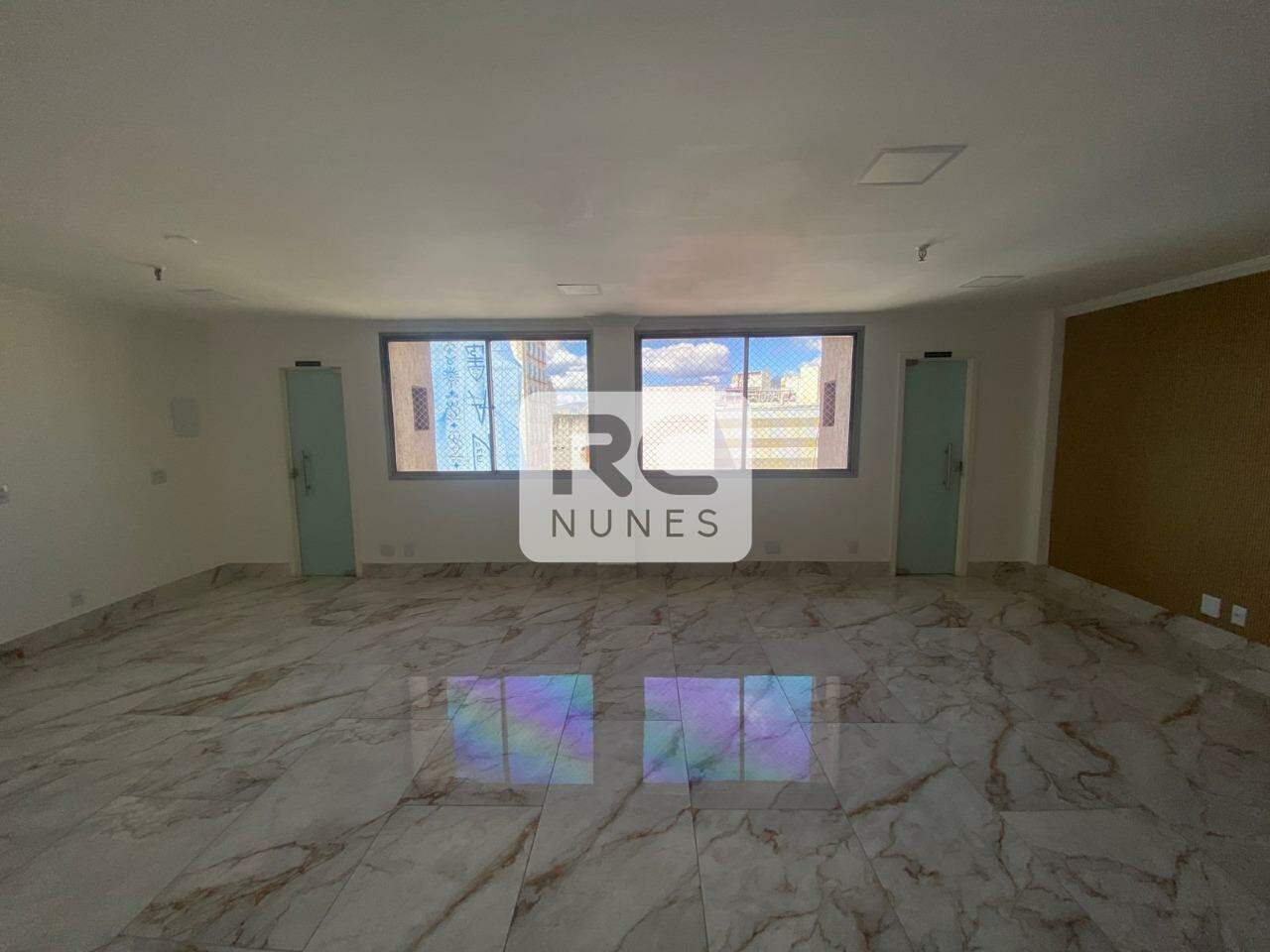 Sala para aluguel no Centro: 