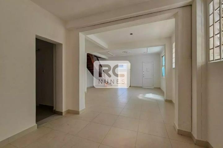 Casa à venda no Lourdes: 