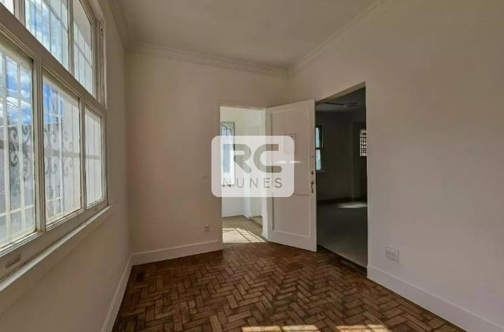 Casa à venda no Lourdes: 