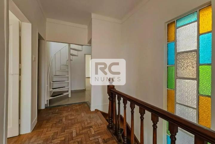 Casa à venda no Lourdes: 