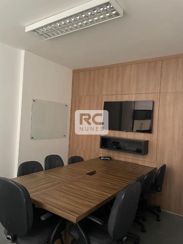 Andar corrido à venda no Lourdes: 