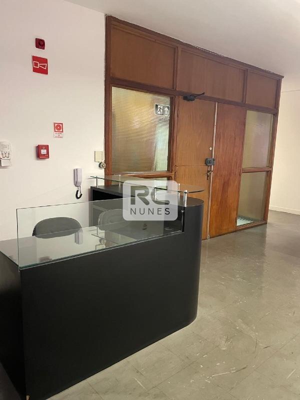 Andar corrido à venda no Lourdes: 