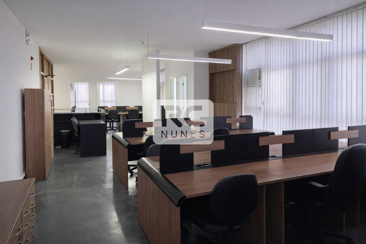 Andar corrido à venda no Lourdes: 