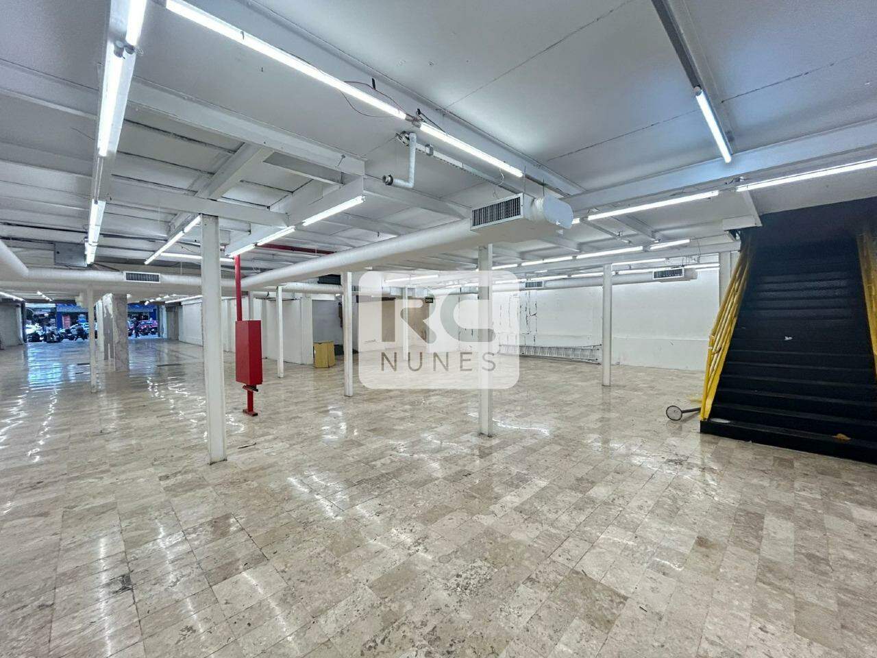 Prédio para aluguel no Centro: 