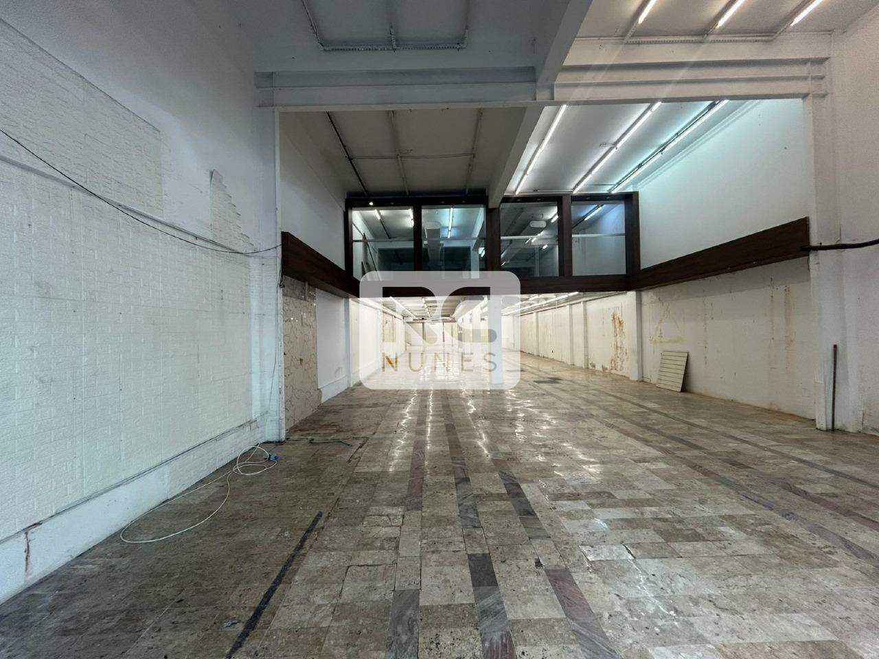 Prédio para aluguel no Centro: 