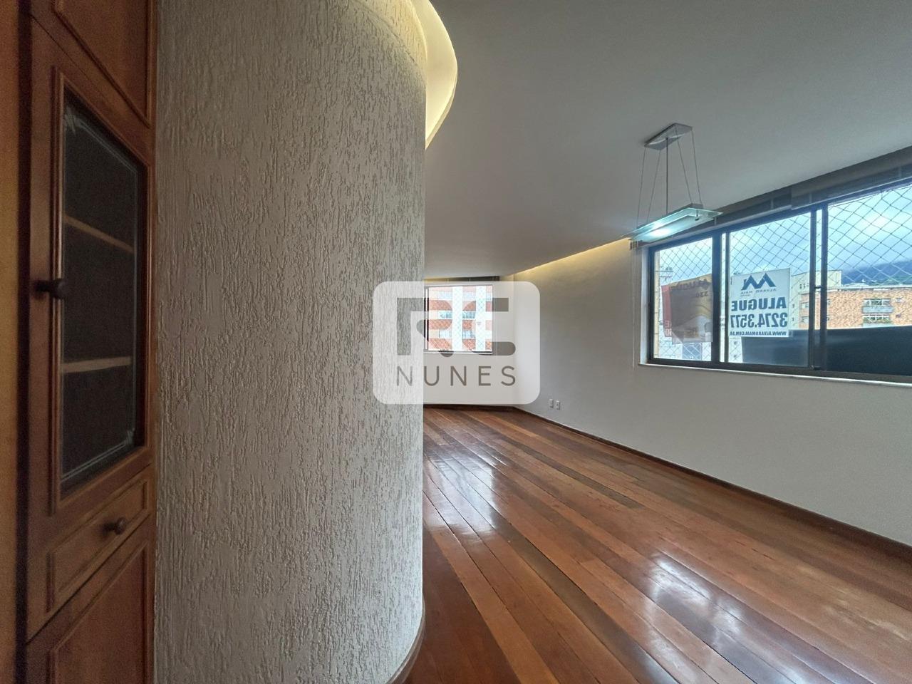 Apartamento à venda no Carmo: 