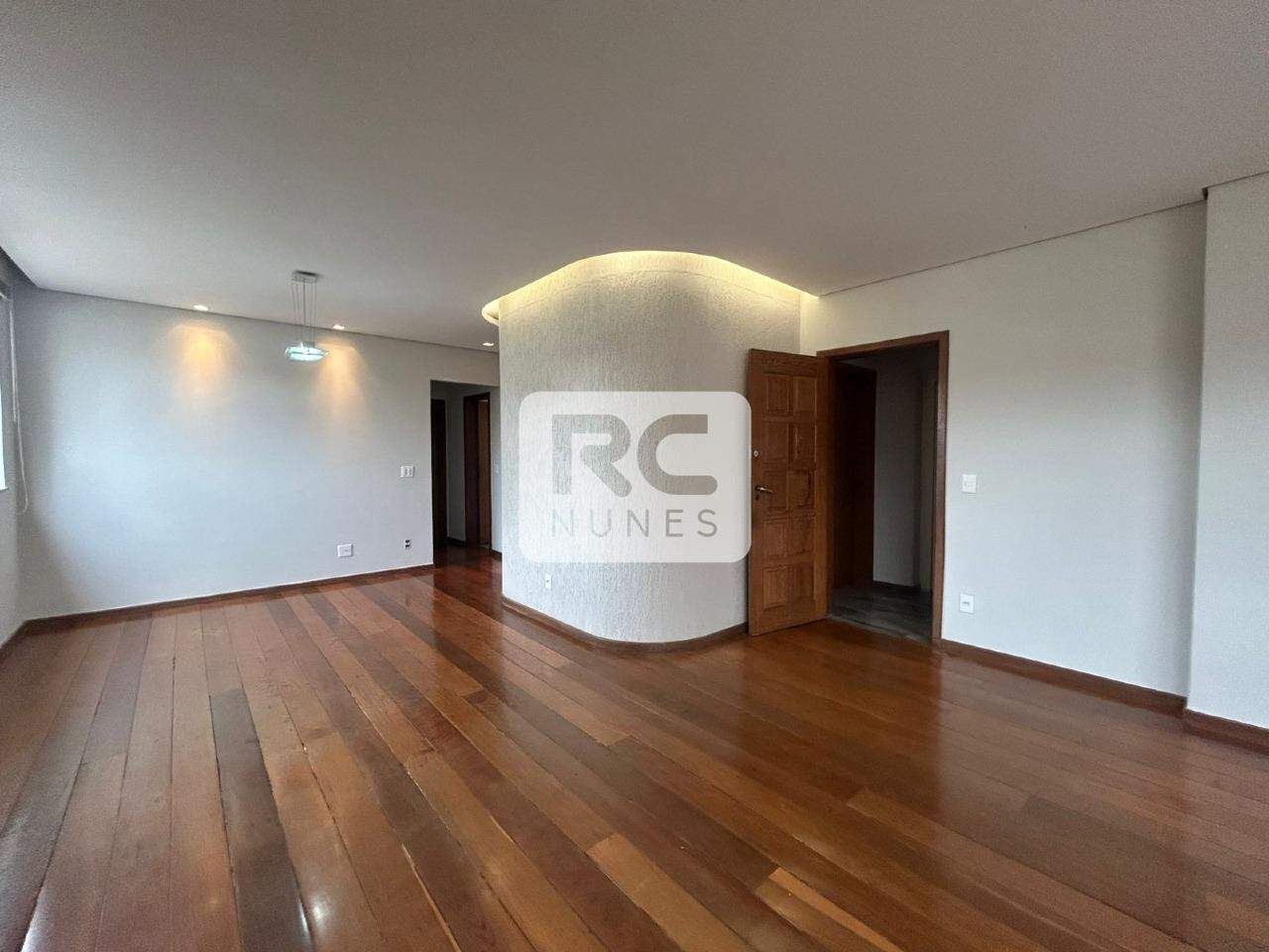 Apartamento à venda no Carmo: 