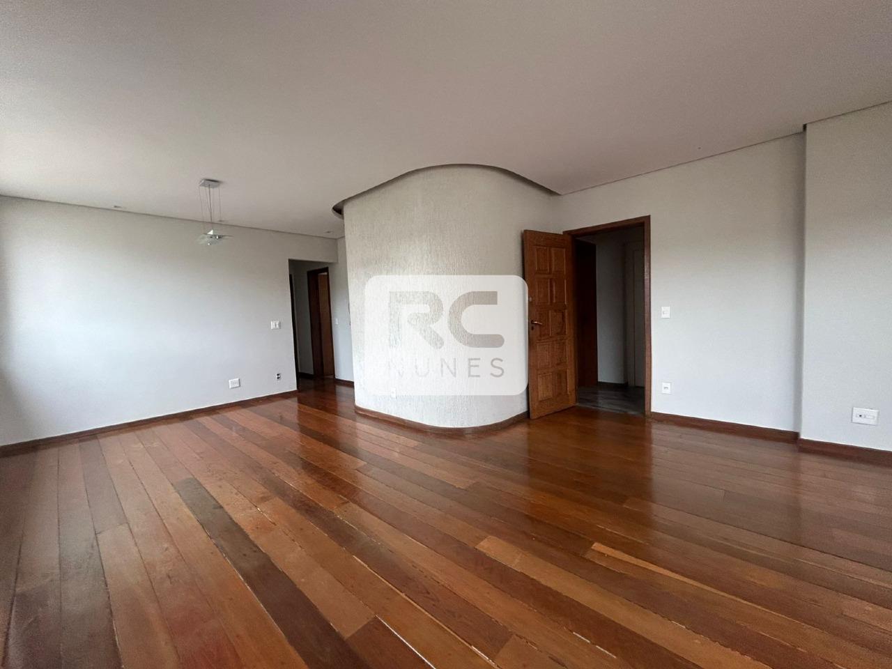 Apartamento à venda no Carmo: 