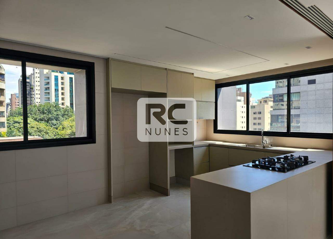 Apartamento à venda no Lourdes: 