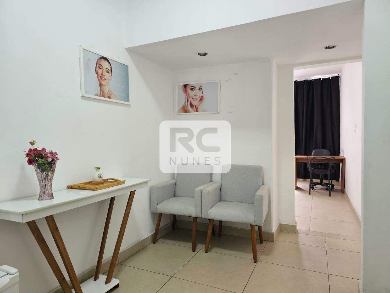 Sala à venda no Centro: 