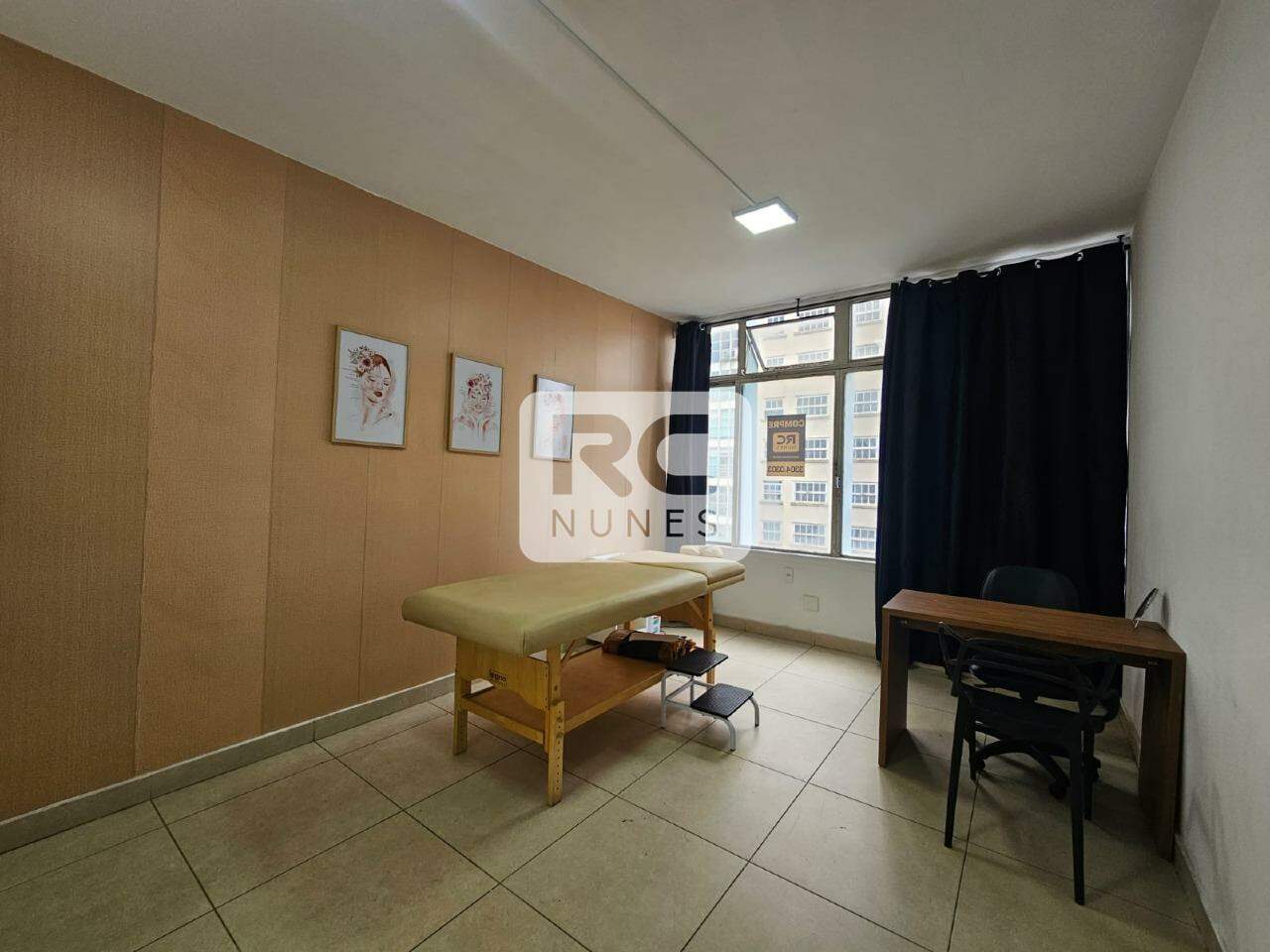 Sala à venda no Centro: 