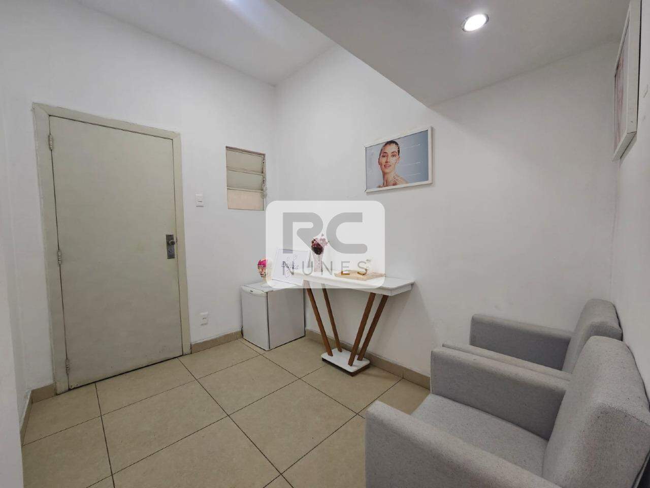 Sala à venda no Centro: 