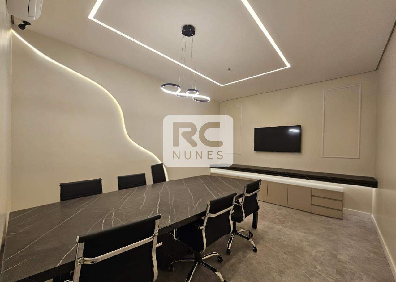 Andar corrido à venda no Vila da Serra: 