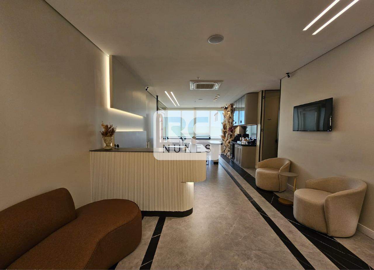 Andar corrido à venda no Vila da Serra: 