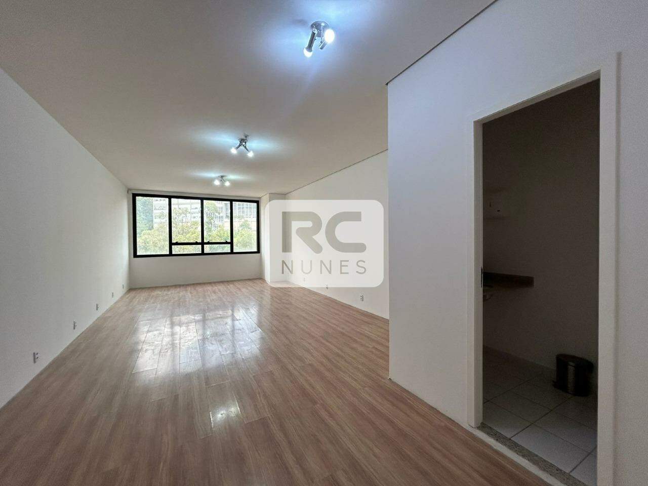 Sala para aluguel no Vila da Serra: 