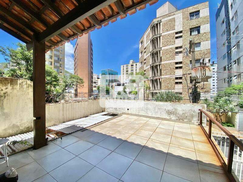 Casa à venda no Sion: 