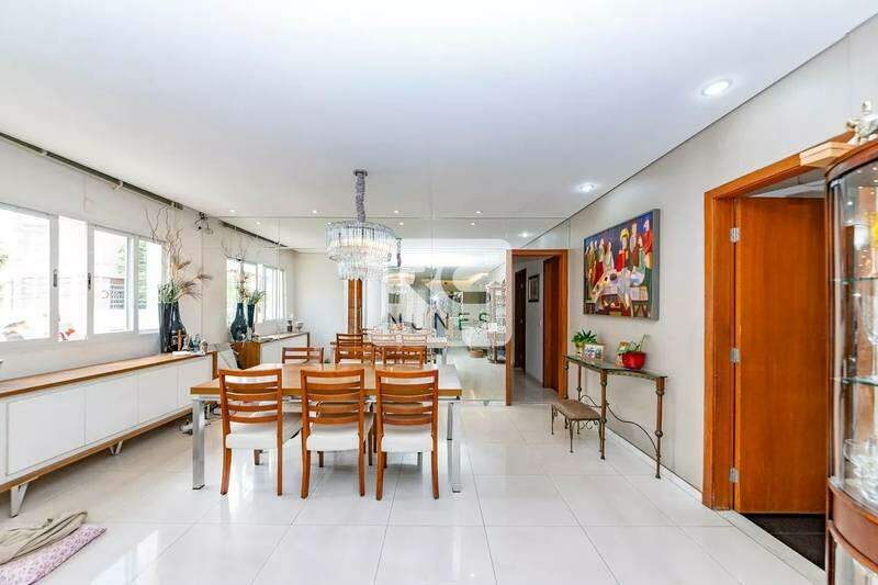 Casa à venda no Gutierrez: 