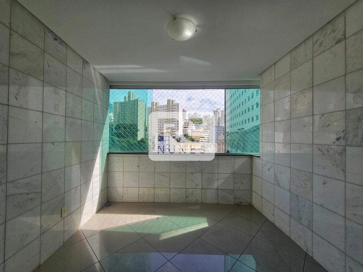 Apartamento à venda no Coração de Jesus: 
