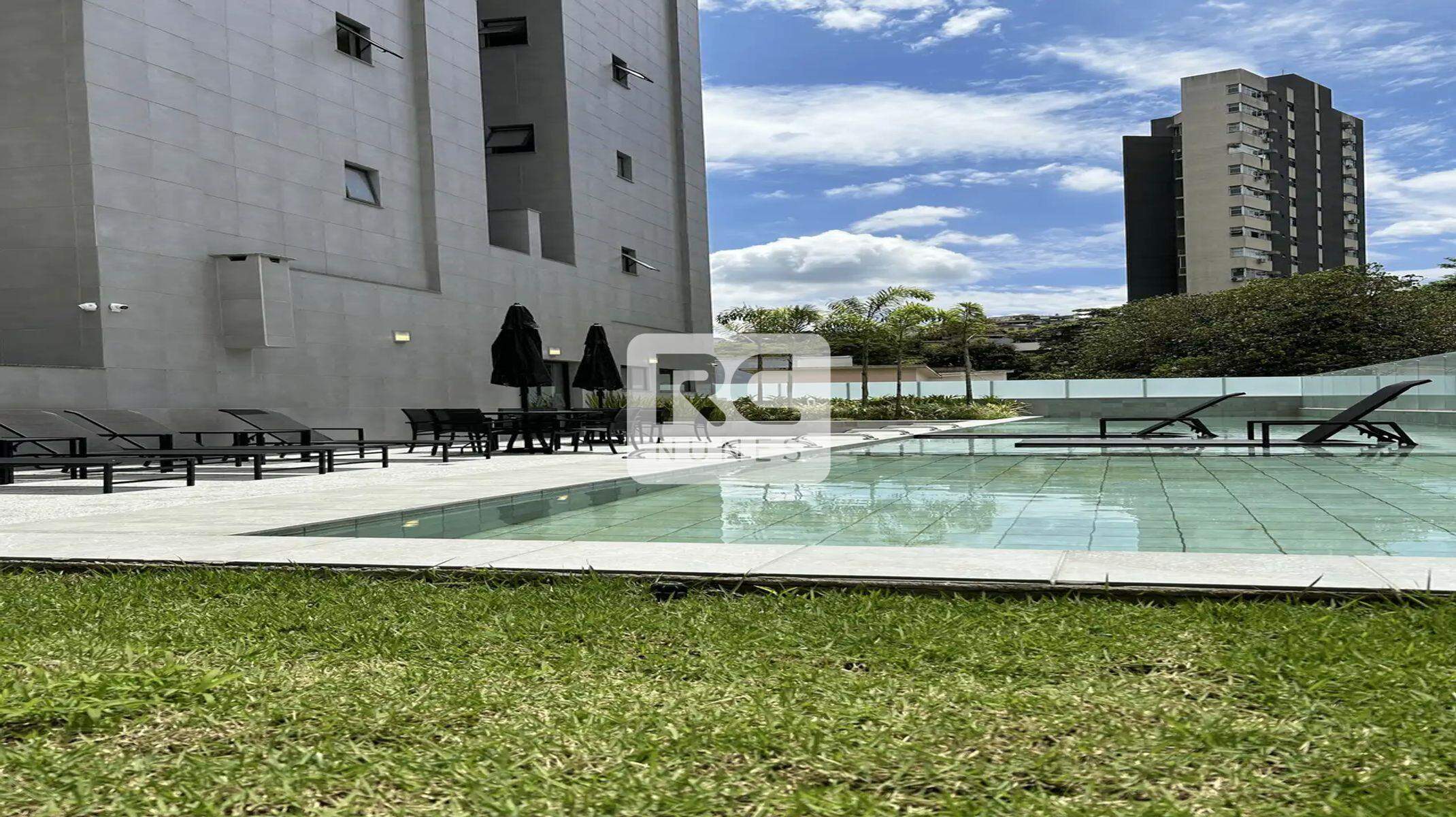 Apartamento à venda no São Lucas: Piscinas adulto e infantil