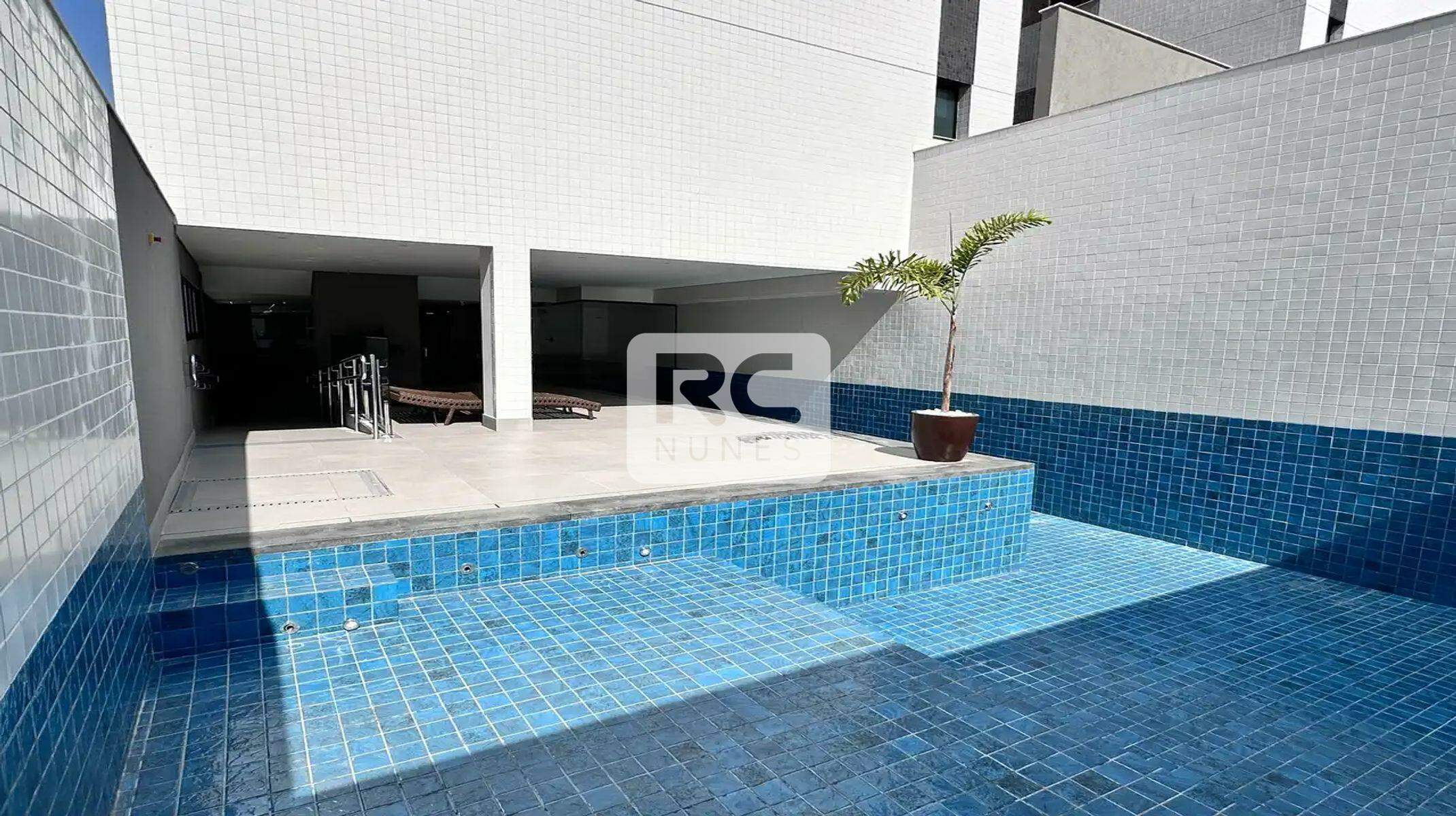 Apartamento à venda no Castelo: Piscina com raia e sauna integrada