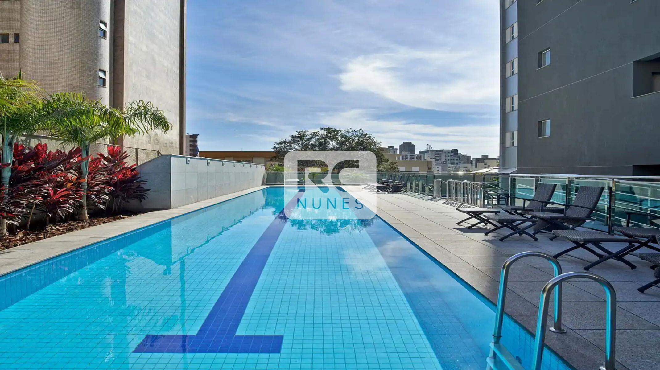 Apartamento à venda no Carmo: Piscina