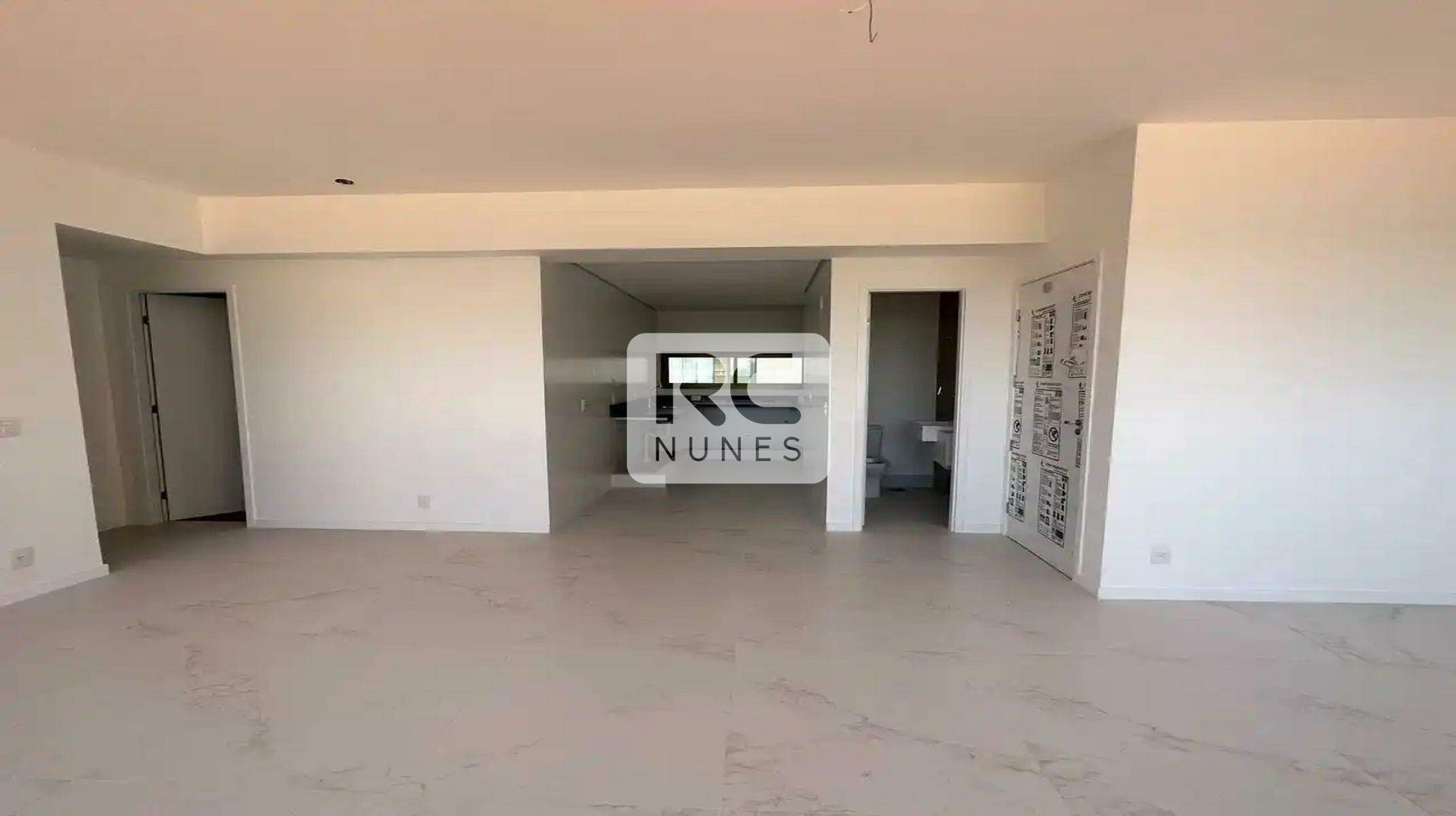 Apartamento à venda no Serra: Sala de estar e cozinha