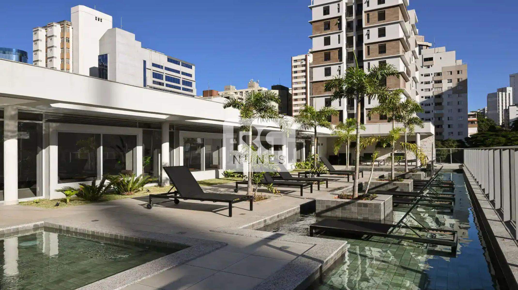 Apartamento à venda no Boa Viagem: Piscina externa com deck molhado