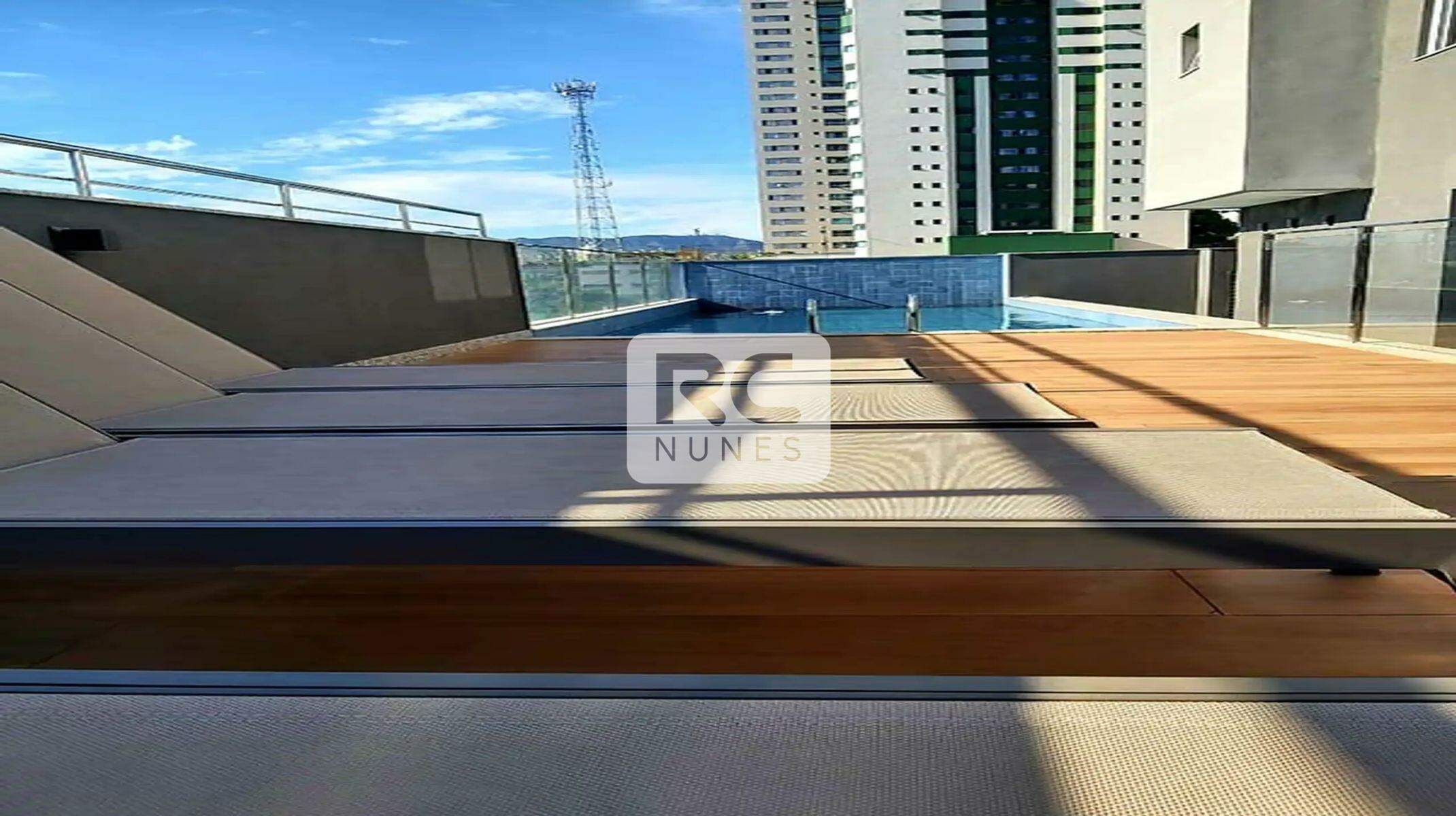 Apartamento à venda no Sagrada Família: Piscina com deck
